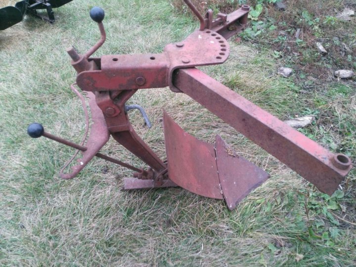 Плуг старого образца для мотоблока