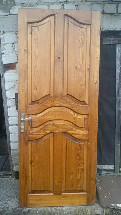 Купить деревянную дверь б у. Двери деревянные б у. Деревянные двери на автомобиле. Входные деревянные двери Ока. Балашов двери из дерева.