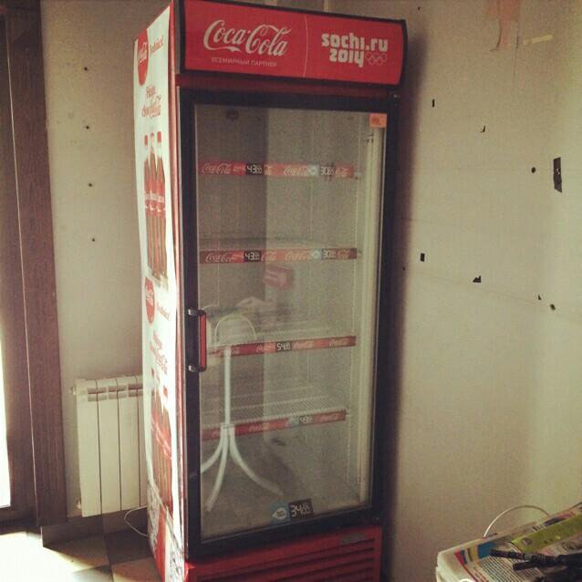Холодильник кока-кола icool 300. Холодильник кока кола 40х40. Мини холодильник mini fridge. Открыть холодильник кока. Холодильник frigoglass icool 800.