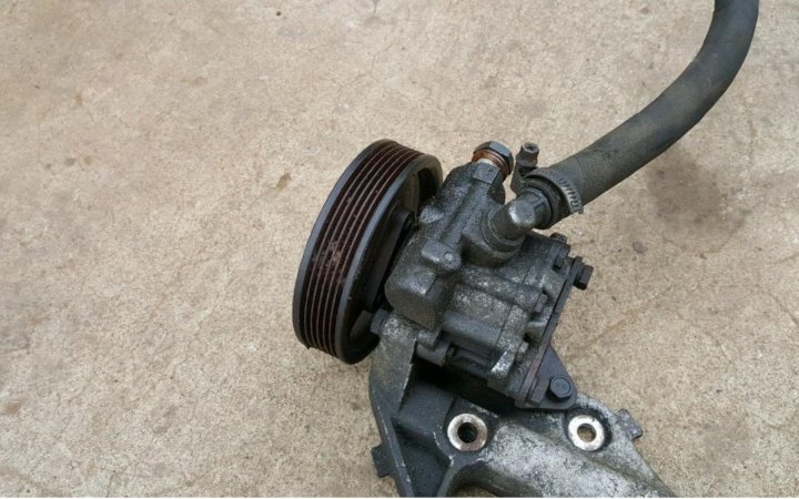 Патрубок бочка гур приора. Гур усилитель приора. Насос гура приора 16 клапанов. Гур приора 1. Гур приора 1.