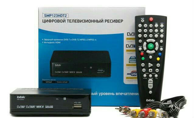 Приставка для тв каналов для телевизора. DVB t2 приставка BBK smp 123hdt2. TV-тюнер BBK smp123hdt2. Приставка BBK smp123hdt2 пульт. DVB t2 приставка BBK smp 123hdt2 схема.