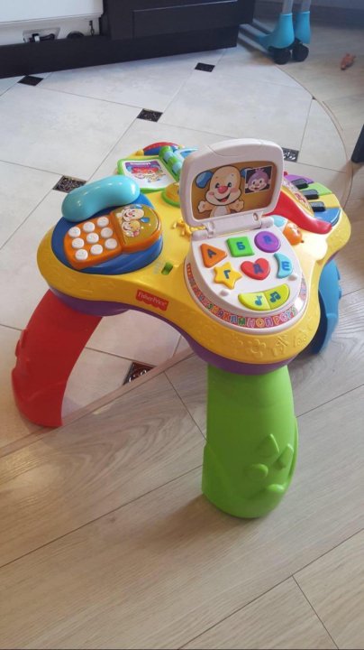 Обучающий столик смейся и учись от fisher price