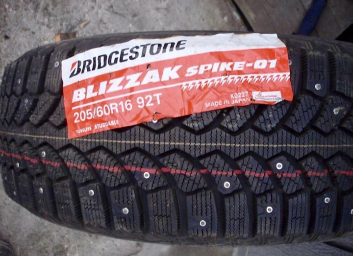 Купить шины r16 bridgestone. Bridgestone Blizzak Spike-01. Bridgestone Blizzak Spike-01 195/55 r16. Bridgestone Spike 01 2 без шипов. Шип. А/П Bridgestone Spike-01 215.70-16 100т.