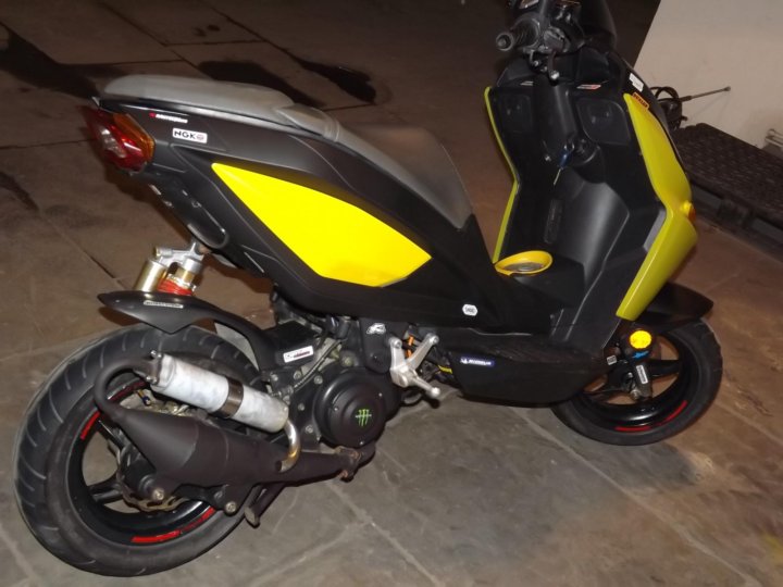 Стелс арров 50. Скутер benelli arrow 100. Benelli arrow 100. Скутер бенелли 100. Скутер stels arrow 50.