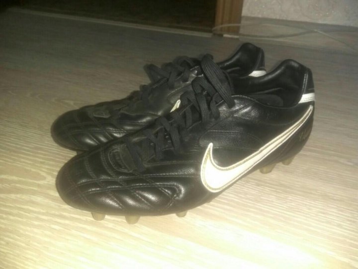 nike tiempo classic