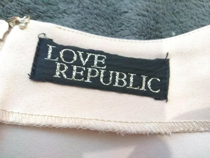 Бирка лав Репаблик. Туфли лав Репаблик. Love Republic пакет. Love Republic футболка с надписью.