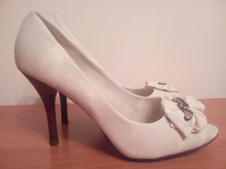Туфли 37 размер. Туфли 37 размер. Белые балетки размер 37 туфли. Туфли 37 размер. Туфли vicini черные высота каблука 12 см.
