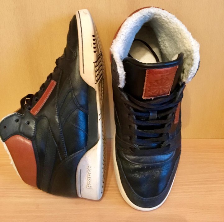 reebok classic exertion mid