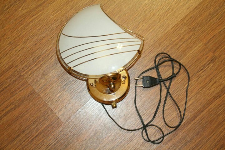 люстра пятирожковая потолочная с белыми плафонами крученые. авито светильники настенные. люстры б/у на авто на запчасти. сталинский ампир. авито светильники настенные.