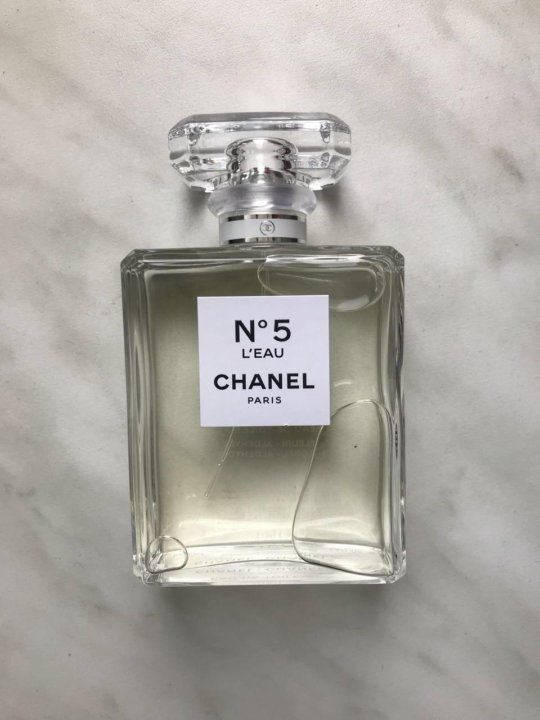 Духи шанель 5 в летуаль. Chanel n5 l'Eau 100ml. Chanel 5 l`Eau. Шанель номер 5 l'Eau оригинал. Духи Шанель 100 мл.