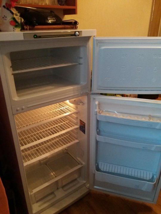 Холодильник индезит двухкамерный модели. Холодильник Индезит St145.028. Холодильник Индезит двухкамерный st145 . 028. Холодильник Индезит двухкамерный старые модели 1000.