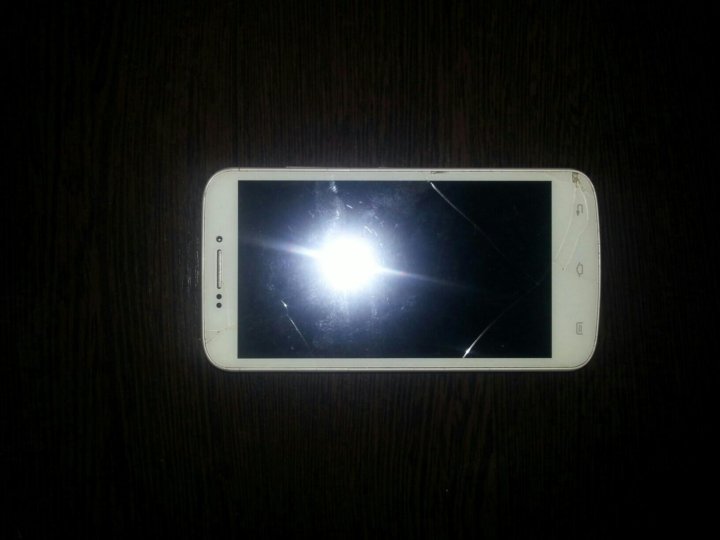 нокиа экспресс мьюзик 5130 с колонкой. телефоны без глюков. глюкнутый экран телефона. нокиа за 700 рублей. глючит телефон.