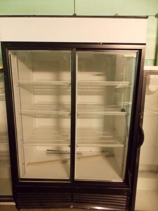 Авито витринный холодильник. Шкаф холодильный Эльтон 1,5с купе. Ариада холодильник купе витрина. Carboma холодильнbr шкаф купе. Витрина холодильник Carboma 1,80.