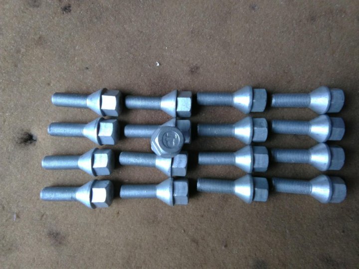 болт колеса ваз 2107. болт колесный 2108-2112 с буртиком м12*30,5*1,25 ключ 19 (уп. болт колесный ваз 2190 под литье. ваз-2101 болт колесный под литье. болт колесный м12х1.