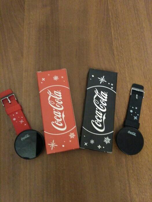 Часы кока кола настенные. Часы кока кола настенные. Электронные часы от кока колы. Часы coca cola. Часы coca cola наручные.