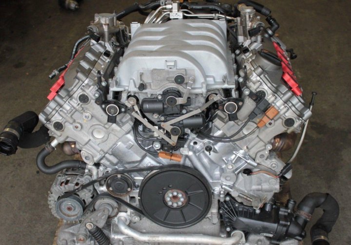 Bat engine. Мотор Ауди 4.2. Ауди q7 4.2 бензин ДВС. Мотор Ауди 4.2 420. Audi 4.2 FSI двигатель.