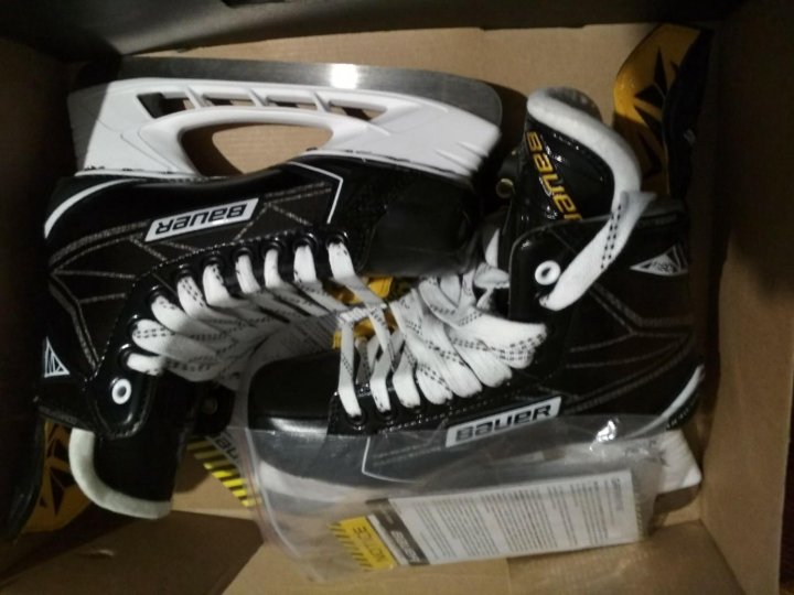 Коньки bauer 9 5 авито. Коньки Bauer Supreme s190. Хоккейные коньки Bauer Supreme 190. Новые коньки Bauer 2021. Supreme s190 обзор.