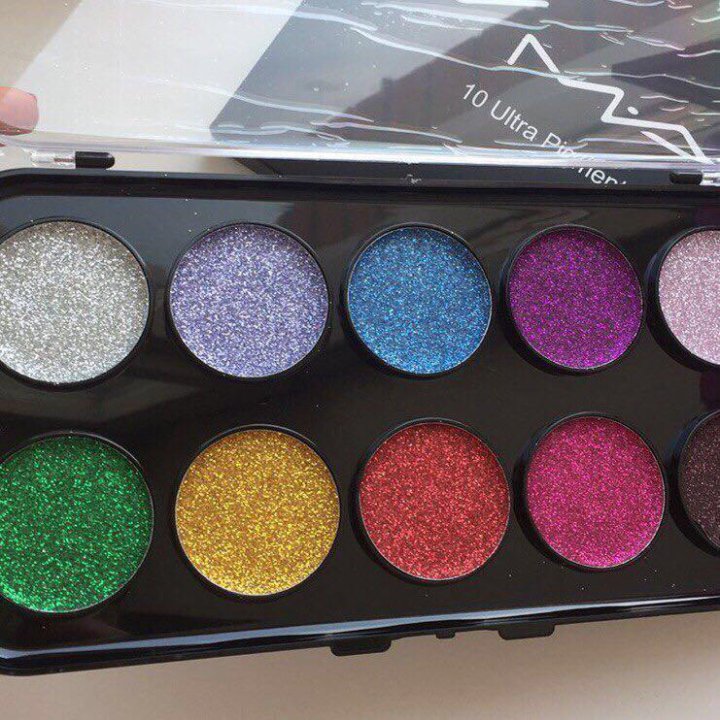 Glitter shadows