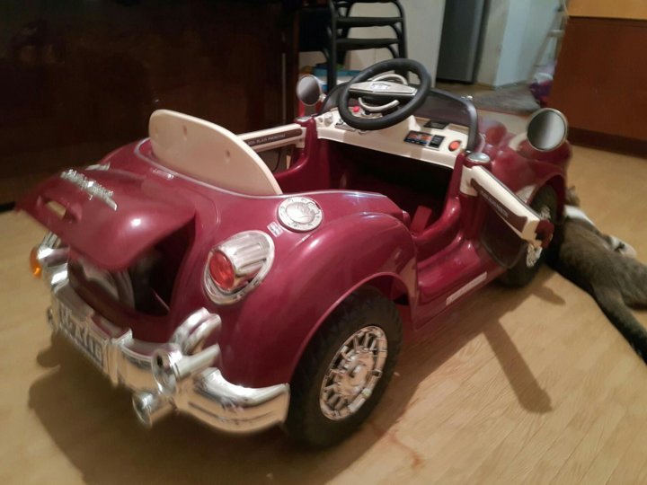 mashina dlya rebenka na akkumulyatore s