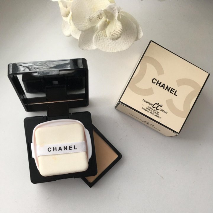 Пудра pupa luminys 01. Фенди бьюти хайлайтер даймонд. Герлен пудра компактная. Пудра в золотой упаковке. Пудра ноуба.