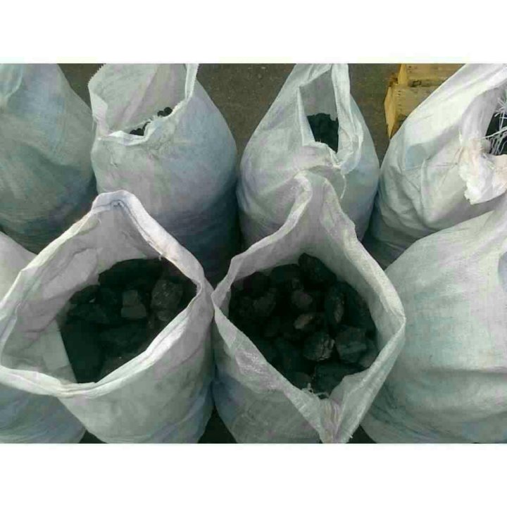 Уголь дрова в мешках. Уголь каменный в мешках. Прессованный уголь в мешках. Продам уголь в мешках. Уголь в мешках рядовой.