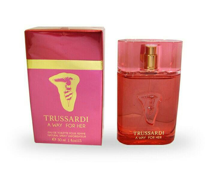 Духи труссарди лэтуаль. Trussardi Parfums 30 мл женский. Trussardi 30мл летуаль. Труссарди парфюиоовпнаямвода 30мл. Trussardi туалетная вода 50мл.