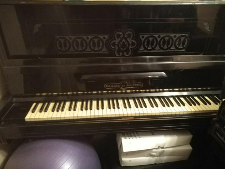 Пианино приморье. Пианино октябрь. Кф пианино. Первое свидание на пианино. Yamaha u1j pe.
