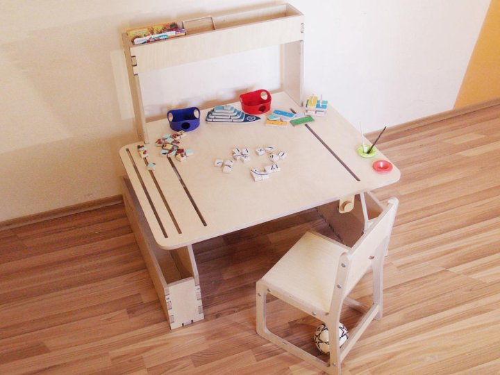 STEP2 ART DESK REFRESH Детский стол для творчества со стульчиком (843100)