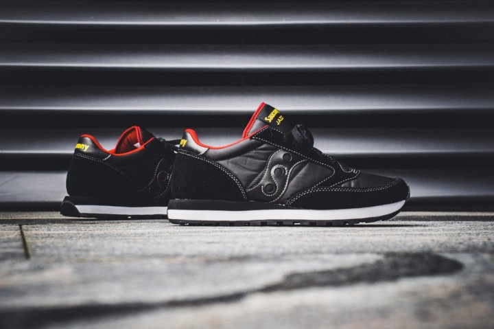 saucony jazz original black red