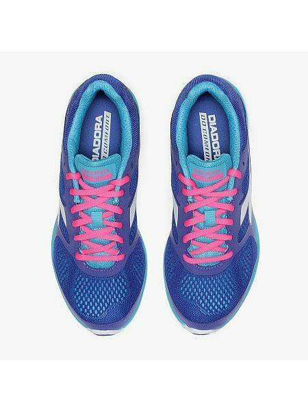 Run оригинал. Diadora x Run 3. Run x кроссовки. Диадора кроссовки голубые тряпочные. Новые кроссовки Diadora.