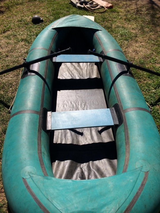 Лодка виза Тортилла-4 четырёхместная стеклопластиковая синяя фото.