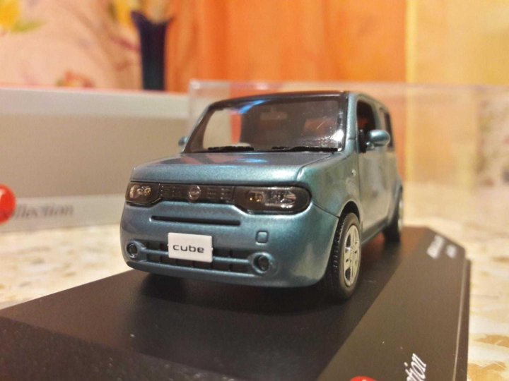 Nissan Cube z12 модель