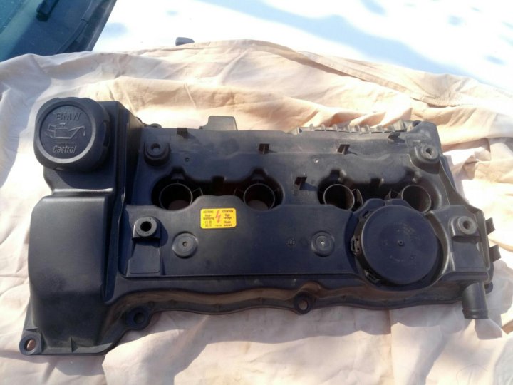 Клапанная крышка BMW e90 n46. Крышка ГБЦ BMW e90. Крышка BMW 11 12 7 500 568. FEBI клапанная крышка BMW.