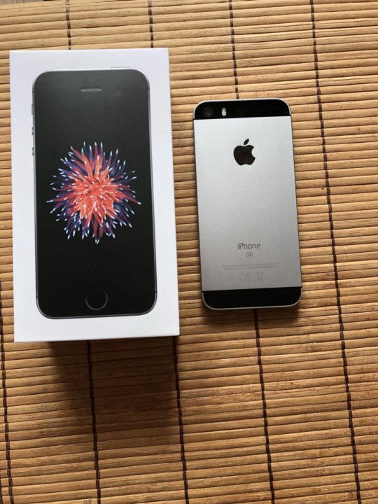 Apple se space gray. Iphone se Space Gray 32gb. Iphone se 2016 32 GB Space Gray. Apple iphone se 32gb Space Gray стамдоофф. Iphone 5 Black vs iphone se Space Gray.