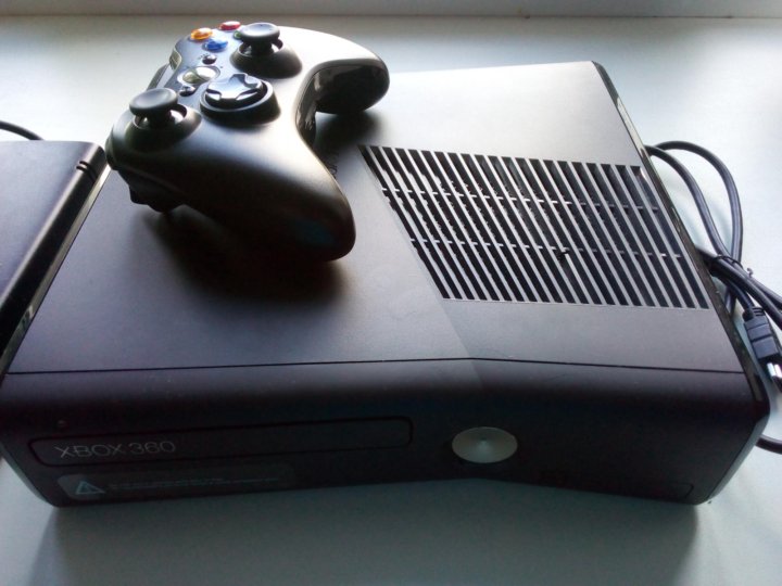 Xbox 360 slim фото