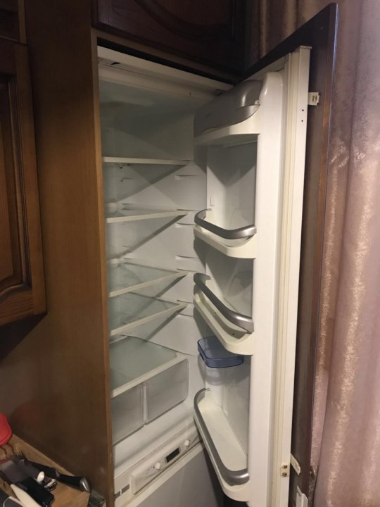 холодильник аристон hotpoint 185см. встраиваемый холодильник hotpoint-ariston bcb 333 avei ff. холодильник opera встроенный. холодильник хотпоинт аристон встраиваемый имперто пехно. встраиваемый холодильник hotpoint-ariston b 20 a1 fv.