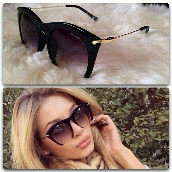 Как называется песня на мне очки миу. Smu030 очки Miu Miu 5718. Очки Миу Миу. Очки Miu Muller Munchen. Очки Miu Miu солнцезащитные женские.