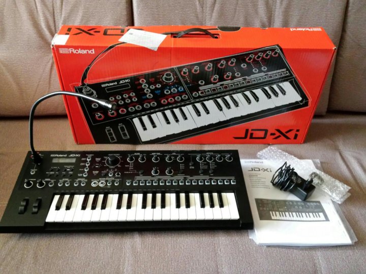 Jd xi. Roland vp550. Роланд. Roland jd-xi питание. Roland jd-xi.