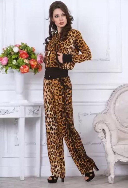 Брючный леопардовый костюм