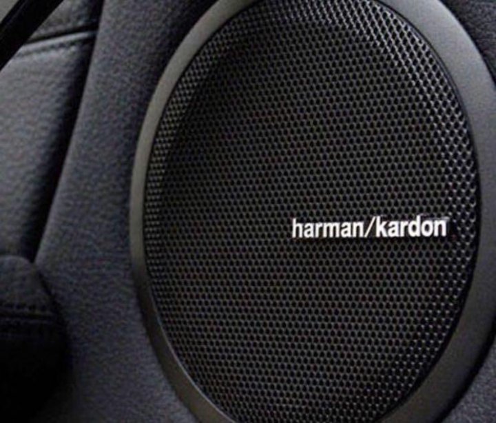 Харман кардон динамик. Динамики Харман Кардон. Автомобильные колонки Harman Kardon. Харман Кардон в машину. Харман Кардон колонка авто.