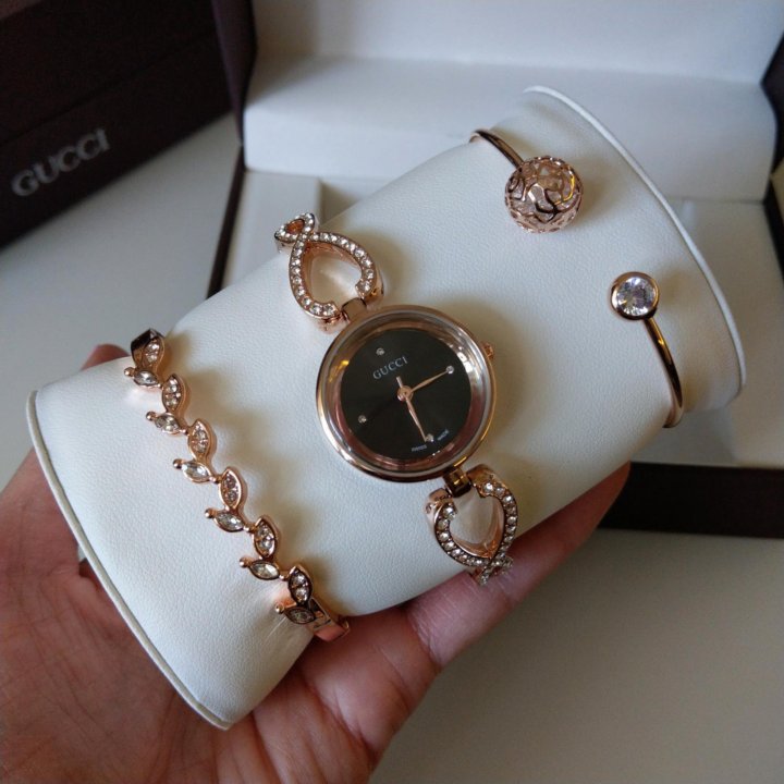 Часы Gucci с браслетами в Грозном