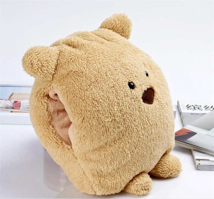 Милые мягкие игрушки. Дорожная подушка медвежонок крючком. Подушка мишка. Белый мишка подушка. Подушка мишка с пледом.