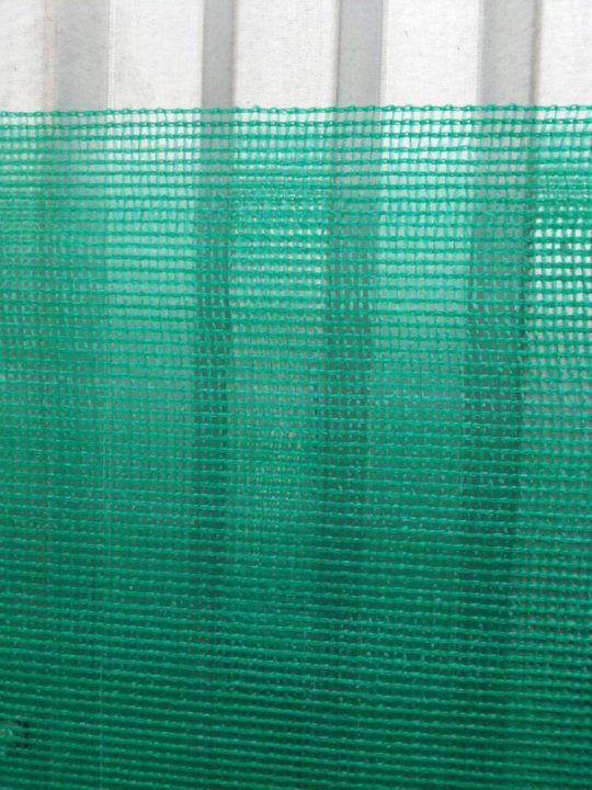 Ширина фасадной сетки. Сетка фасадная антиград 120 гм2. Сетка фасадная зеленая (3х50 м; 35 гр/м2) промышленник 35350. Сетка фасадная 100*100. Фасадная сетка для забора.