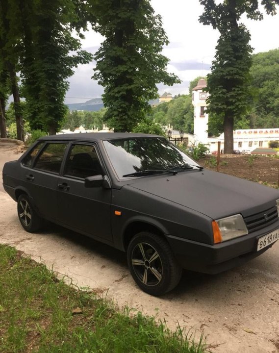 Ваз 2109 1. Подкапотка ваз 2109 инжектор. Ваз 2109 инжектор. Двигатель ваз 21099 инжектор. Ваз-21099 седан серебристый.