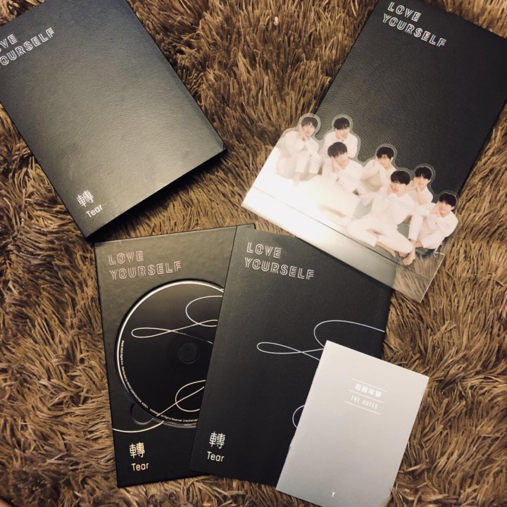 Bts love yourself tear. BTS Love yourself tear альбом. Альбом BTS tear версии. Версии альбома BTS Love yourself tear. BTS фотосессия Love yourself tear.