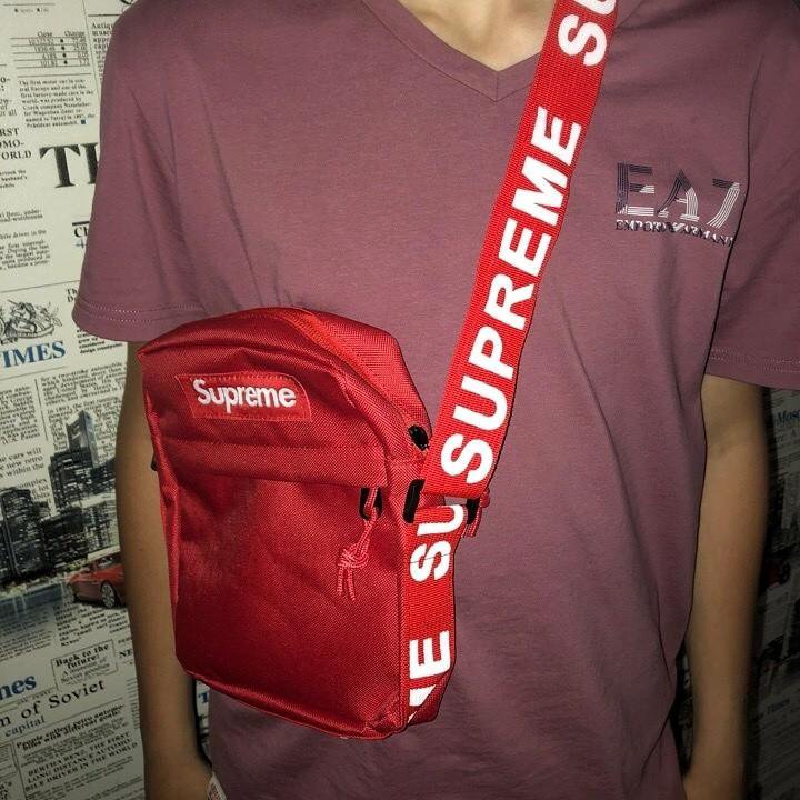 Supreme shoulder. Supreme Shoulder Bag ss21. Supreme logo-Patch Shoulder Bag. Supreme Shoulder Pink. Supreme Oreo Shoulder Bag.