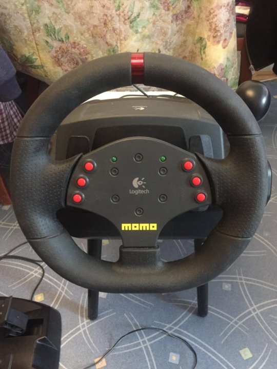 Momo racing force feedback. Руль Logitech Momo Racing Force. Logitech Momo Racing Force feedback Wheel. Руль Logitech Momo Racing Force feedback Wheel. Руль игровой Logitech Momo Racing Force feedback.