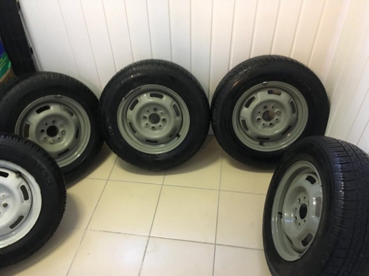Кама 231 r13c. Колеса штампованные Кама r13. 215/50 R13 на ВАЗ. Кама 231 r13 ВАЗ 21. Резина на 13 штампы зима