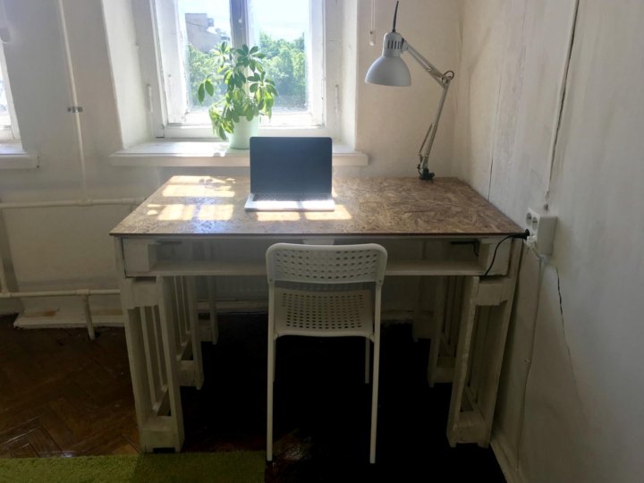 Офисный стол из поддонов