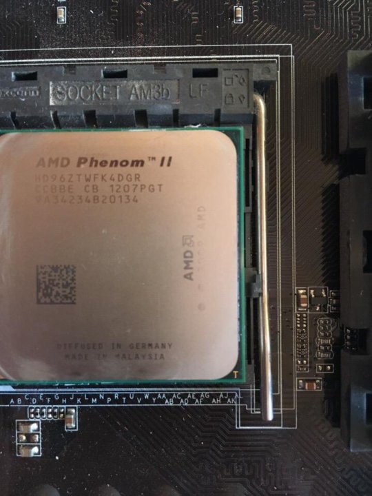 Процессор phenom ii x4. Phenom II x4 960. Phenom 960t x4 цена. Как ставится процессор Phenom x3 в сокет.